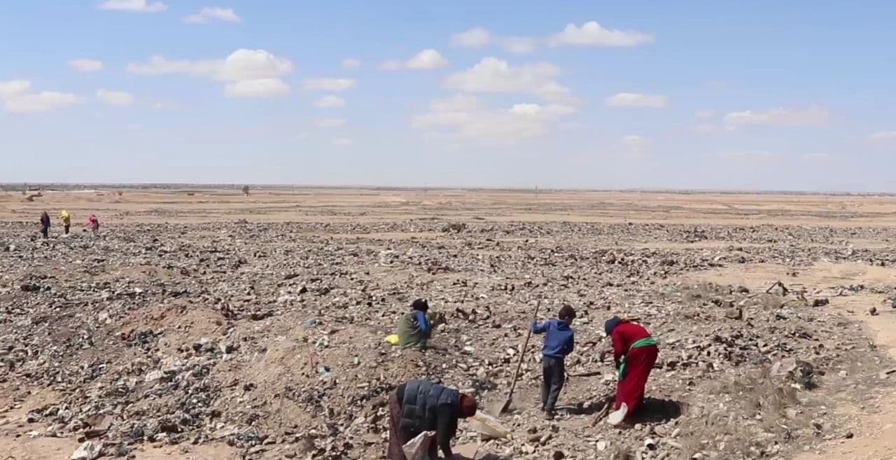 مكبات النفايات سبيل عيش لعوائل من دير الزور (فيديو)